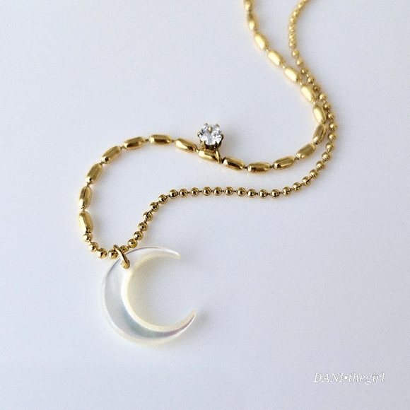 NEW Natural Shell Moon On Dainty Gold Bead Chain Necklace - Picture 3 of 10